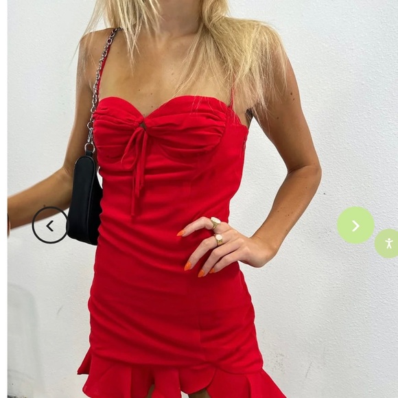 ❤️princess Polly “first priority” DRESS❤️

❣️NEW WITH TAGS❣️NEVER WORN - Picture 2 of 10